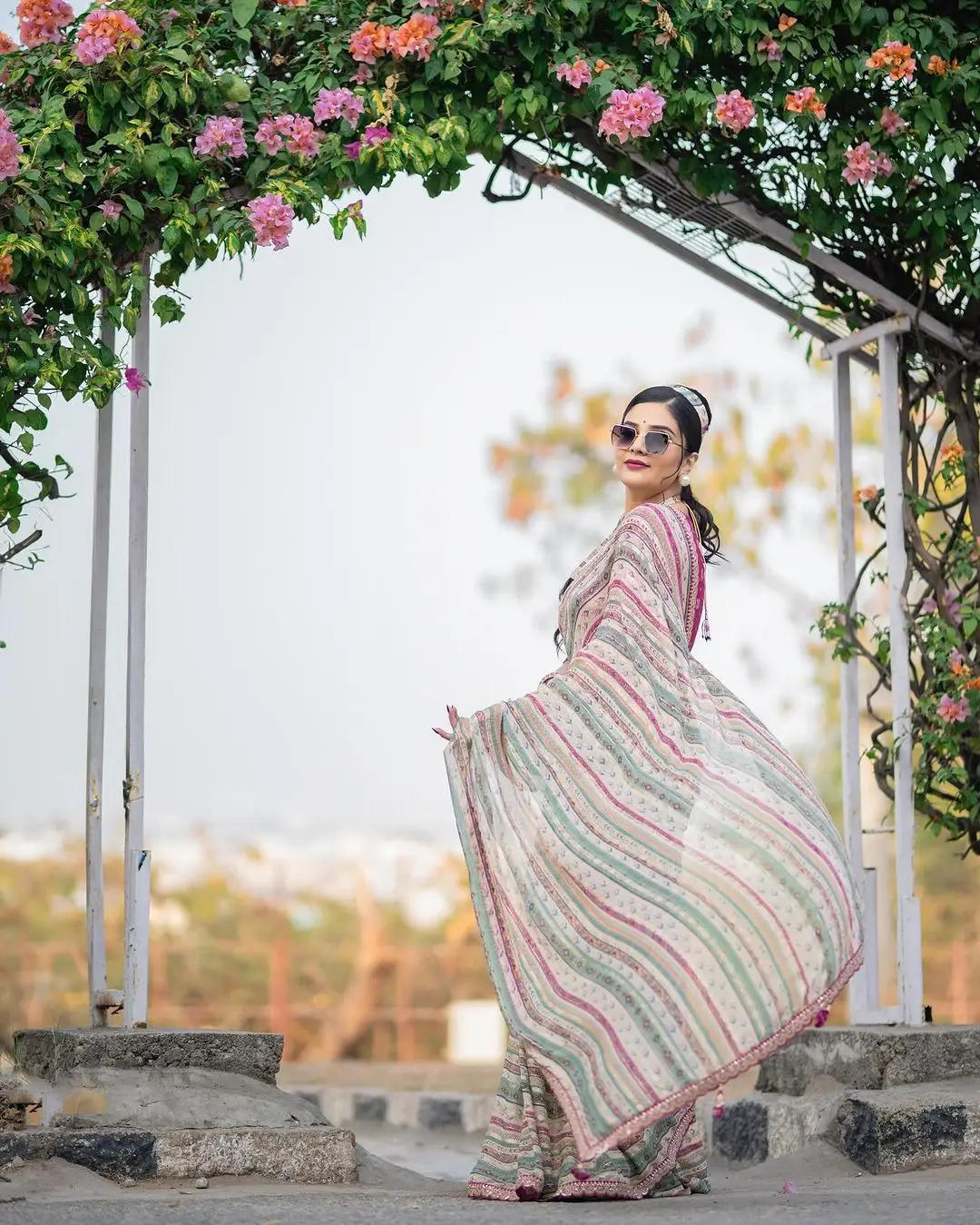 ZEE TV Actress Sreemukhi in Traditional Green Saree Pink Blouse